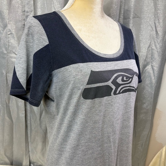 Nike Women's Gray and Navy Seattle Seahawks team shirt, woman’s size L - Picture 10 of 15